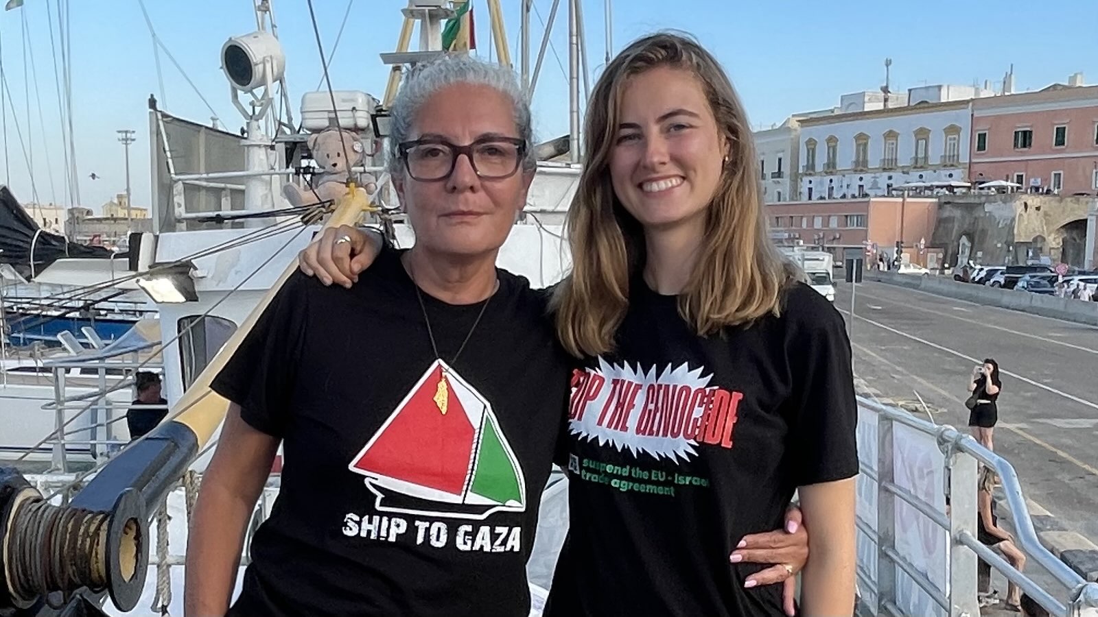 Pressmeddelande: Ship to Gaza seglar igen - Den svenska medborgaren Emma Fourreau, fransk EU parlamentariker ombord på Handala!